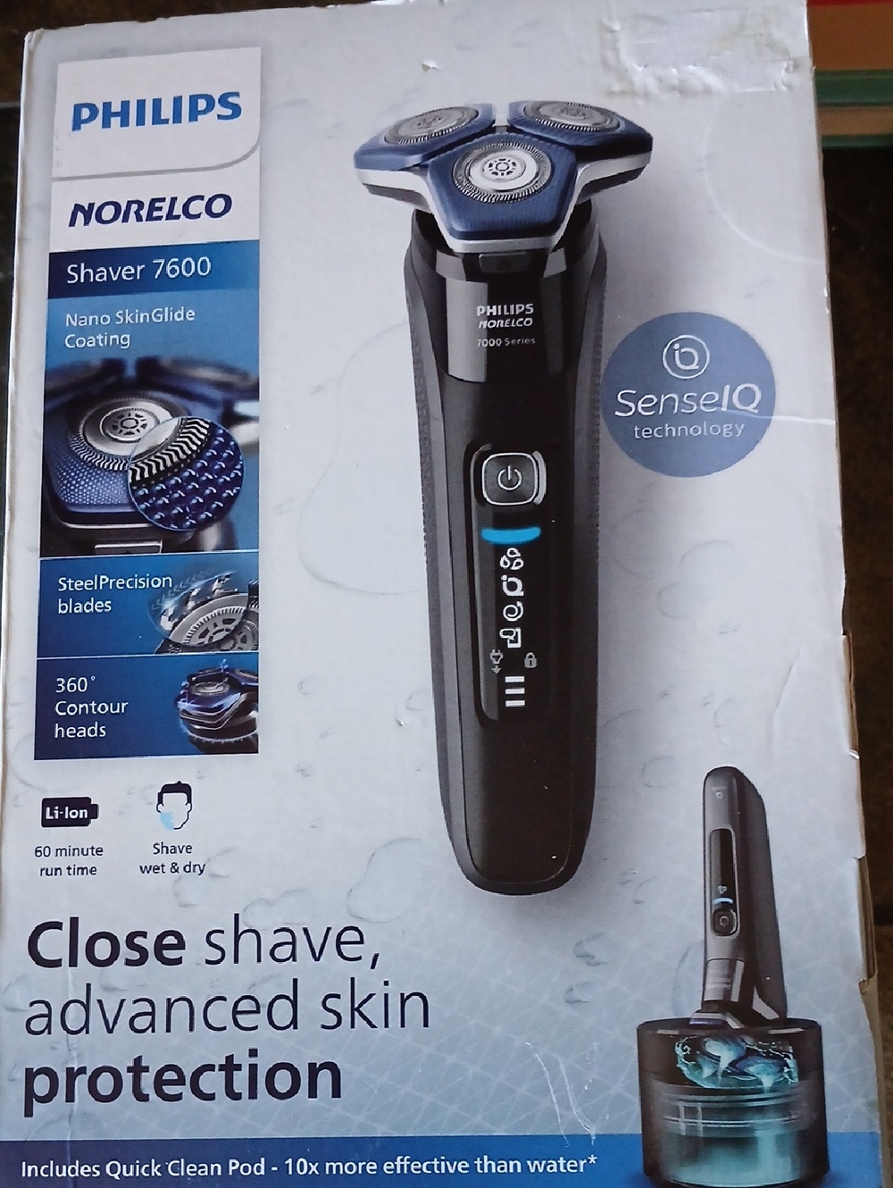 Philips Norelco Electric Shaver - Black & Blue
